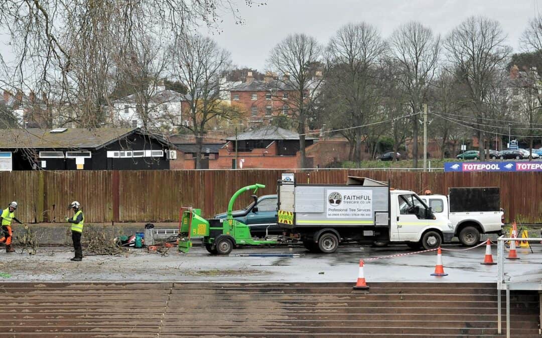Worcester News Article: Workmen Dangle from Dizzying Heights!
